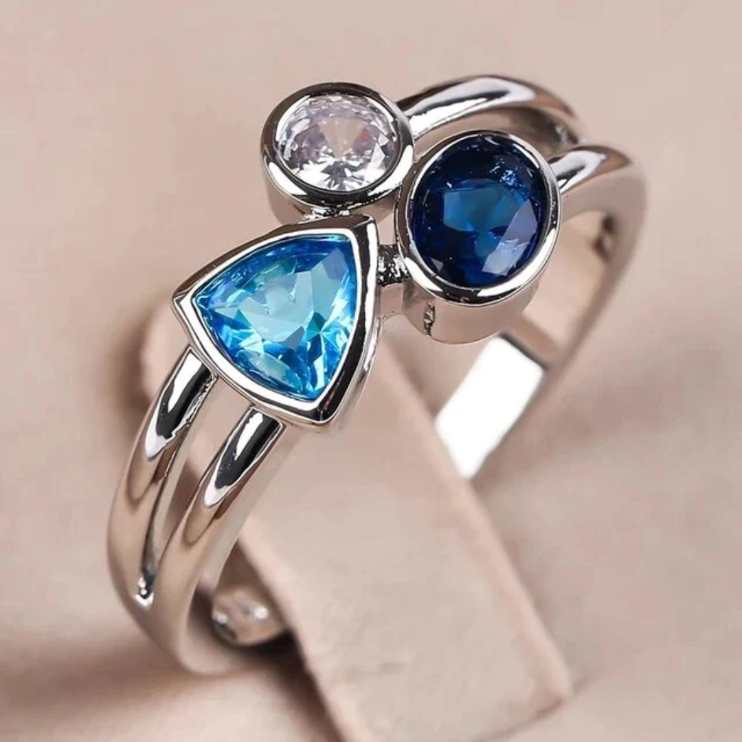 Bague vintage en argent avec cristaux bleus