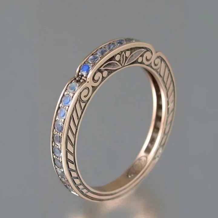 Bague exotique en pierre de ciel incrustée