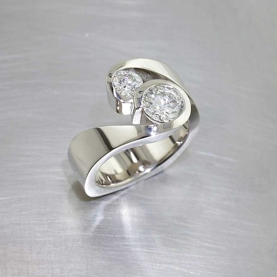 Bague ouverte vintage en argent avec zirconium