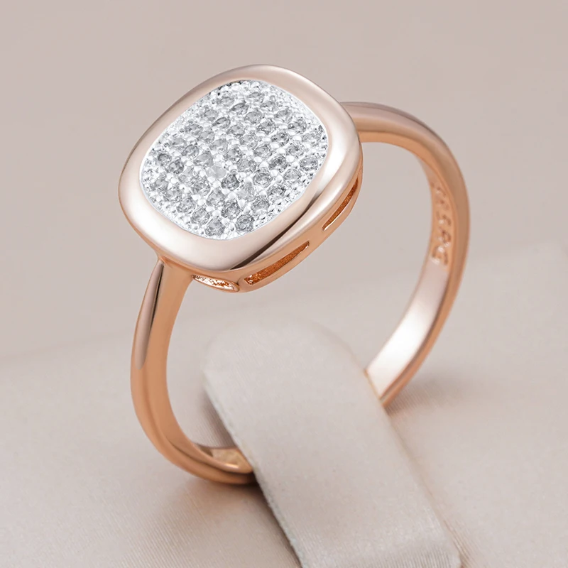 Élégante bague ronde plaquée or et brillante