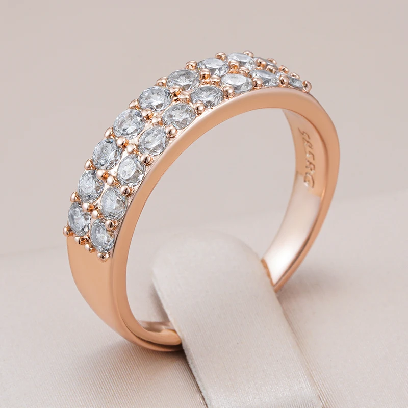 Élégante bague plaquée or et brillante