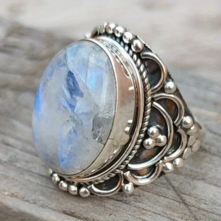 Bague en pierre de lune arrondie et argentée