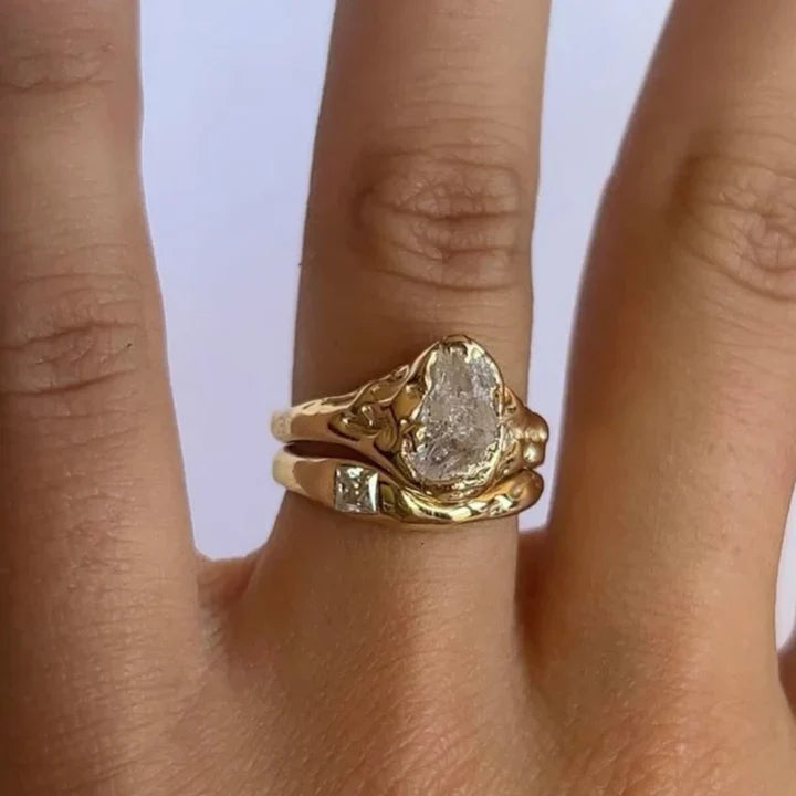 Bague forgée en or brillant