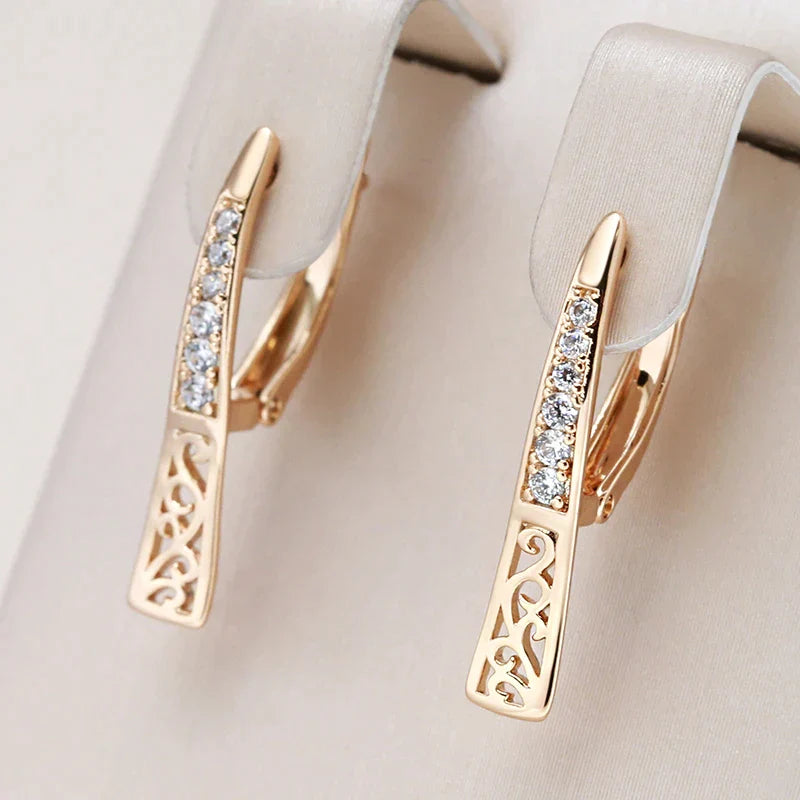 Boucles d'oreilles en Or avec Petits Zircons Naturels