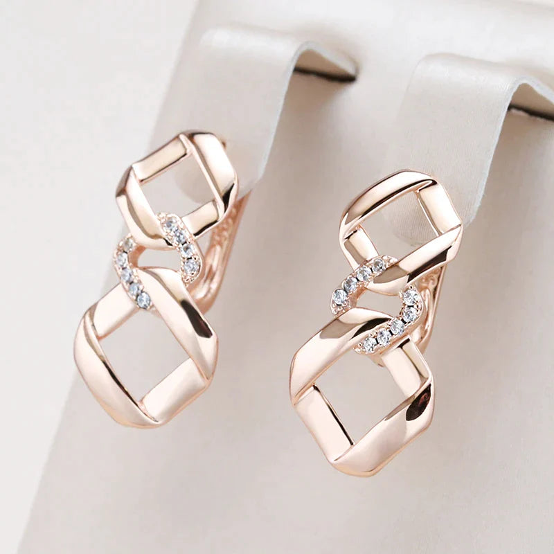 Boucles d'oreilles Élégantes avec Chaîne et Zirconium en Plaqué Or