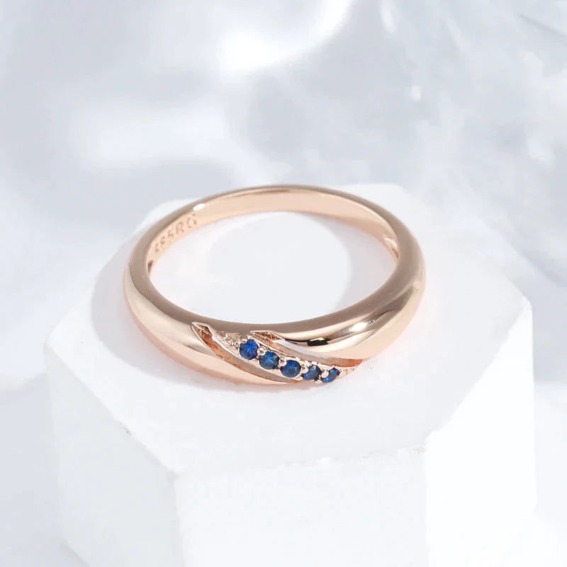 Bague Élégante avec Zirconium Bleu Incrusté dans l'Or